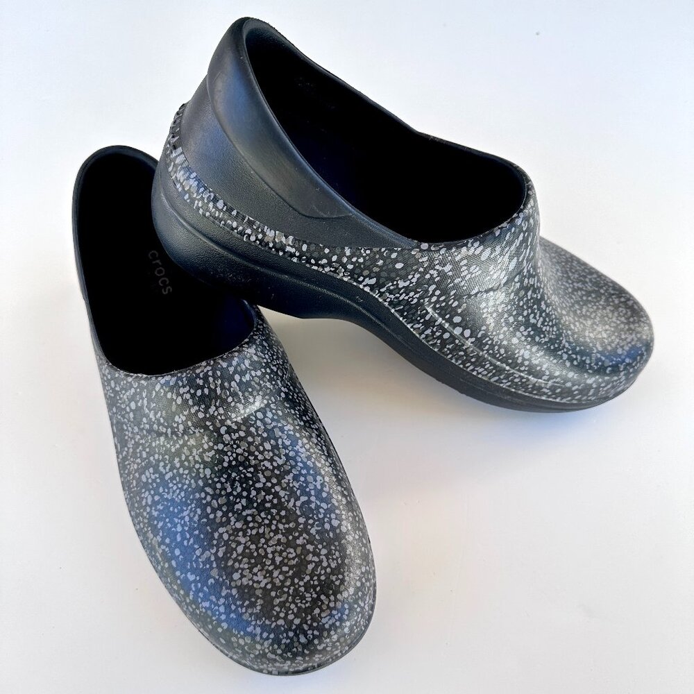 Crocs Neria Pro II Womens Black Speckled Gray Slip Resistant Nursing Clogs Sz 9W